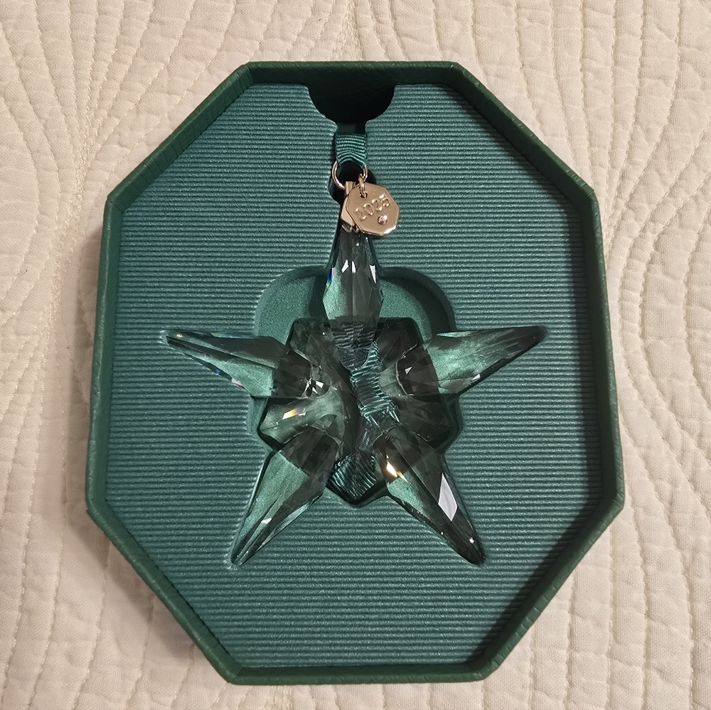 NIB Swarovski 2025 Annual Holiday Star Shaped Ornament